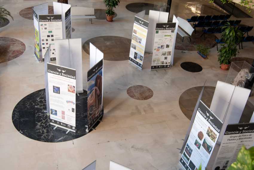 Ciencia Y Sociedad Exposición de Ciencia Y Sociedad en la Facultad de Ciencias de la UGR