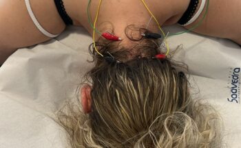 Fotografía ilustrativa de la actividad Neuromodulación, electroestimulación y  ejercicio terapéutico en el dolor cervical.