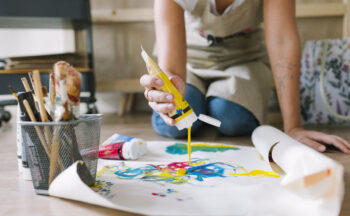 Fotografía ilustrativa de la actividad CuidArte SaludableMENTE: El potencial del arte para transformar nuestra salud mental
