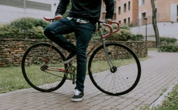 Fotografía ilustrativa de la actividad Valoración cineantropométrica aplicada a las medidas de la bicicleta
