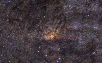 Fotografía ilustrativa de la actividad Telescopios que atraviesan la oscuridad: el centro de nuestra Galaxia al descubierto