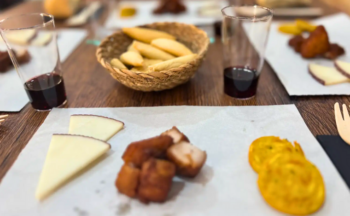 Fotografía ilustrativa de la actividad El banquete de los dioses. Cata gastronómica de época.