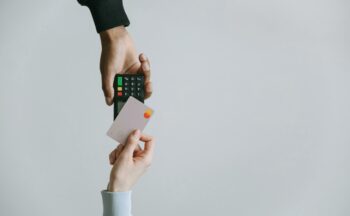 Fotografía ilustrativa de la actividad Determinantes de la compra impulsiva en el comercio electrónico: el caso de SHEIN